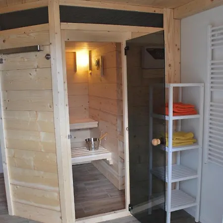 アパート Ferienhuette Zetzhirsch ヴァイツ