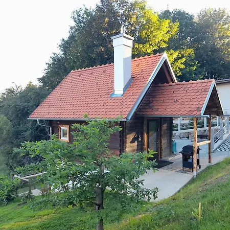 Ferienhuette Zetzhirsch 아파트