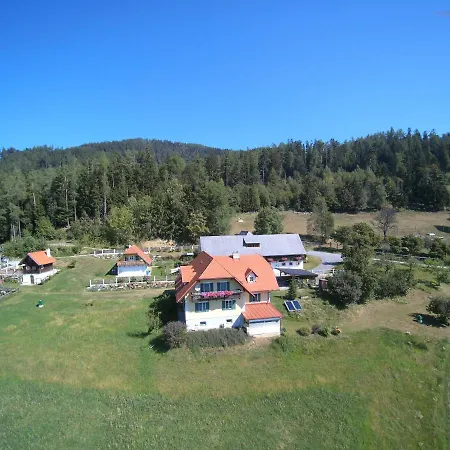 アパート Ferienhuette Zetzhirsch ヴァイツ